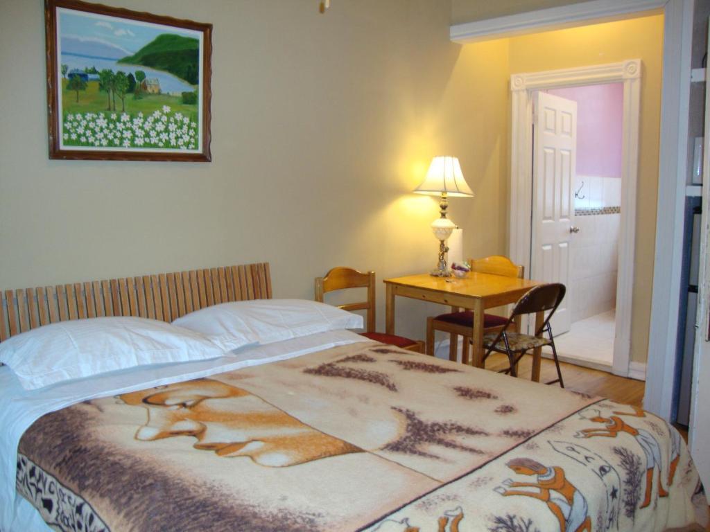 Hotel & Suites Place Des Arts モントリオール 部屋 写真